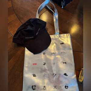 🐝 Beyonce Renaissance Tour Exclusive Tote Bag & Hat